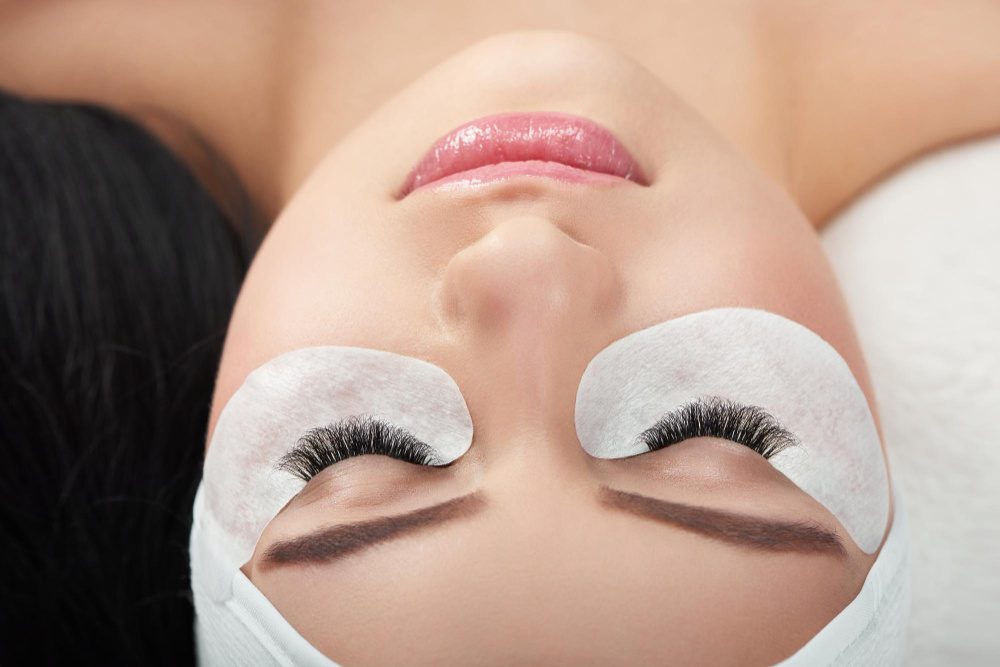 Naturalne przedłużanie rzęs: Jak skręt B tworzy delikatny, elegancki look?